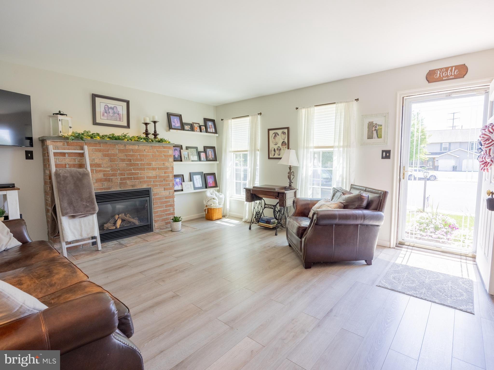 STRAWBERRY FIELDS - Residential