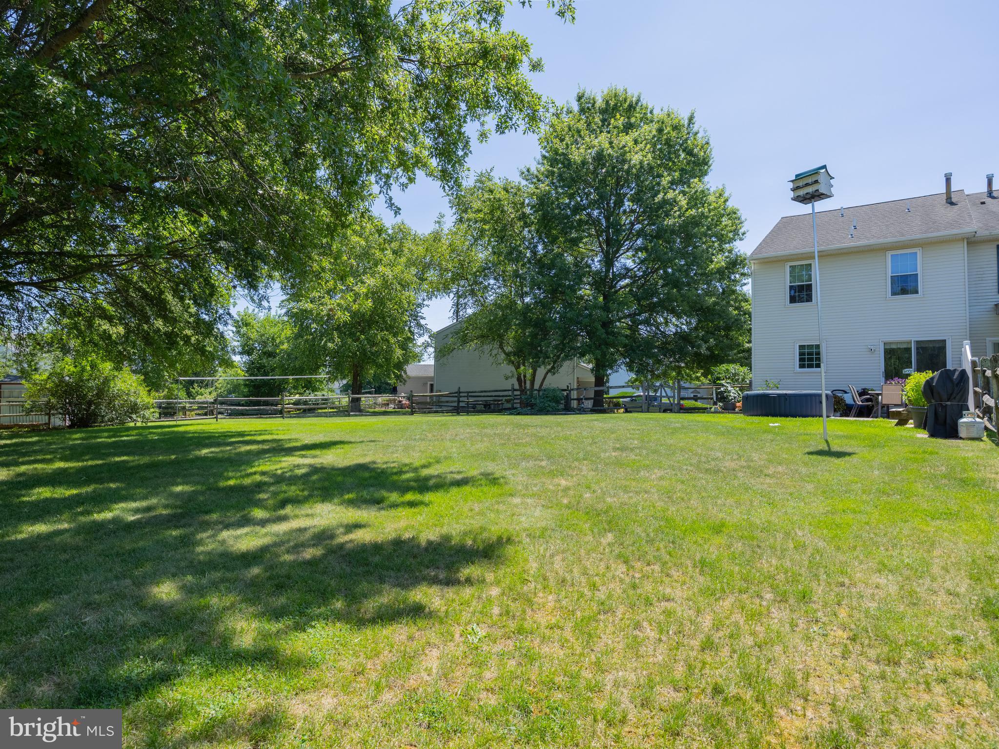 STRAWBERRY FIELDS - Residential