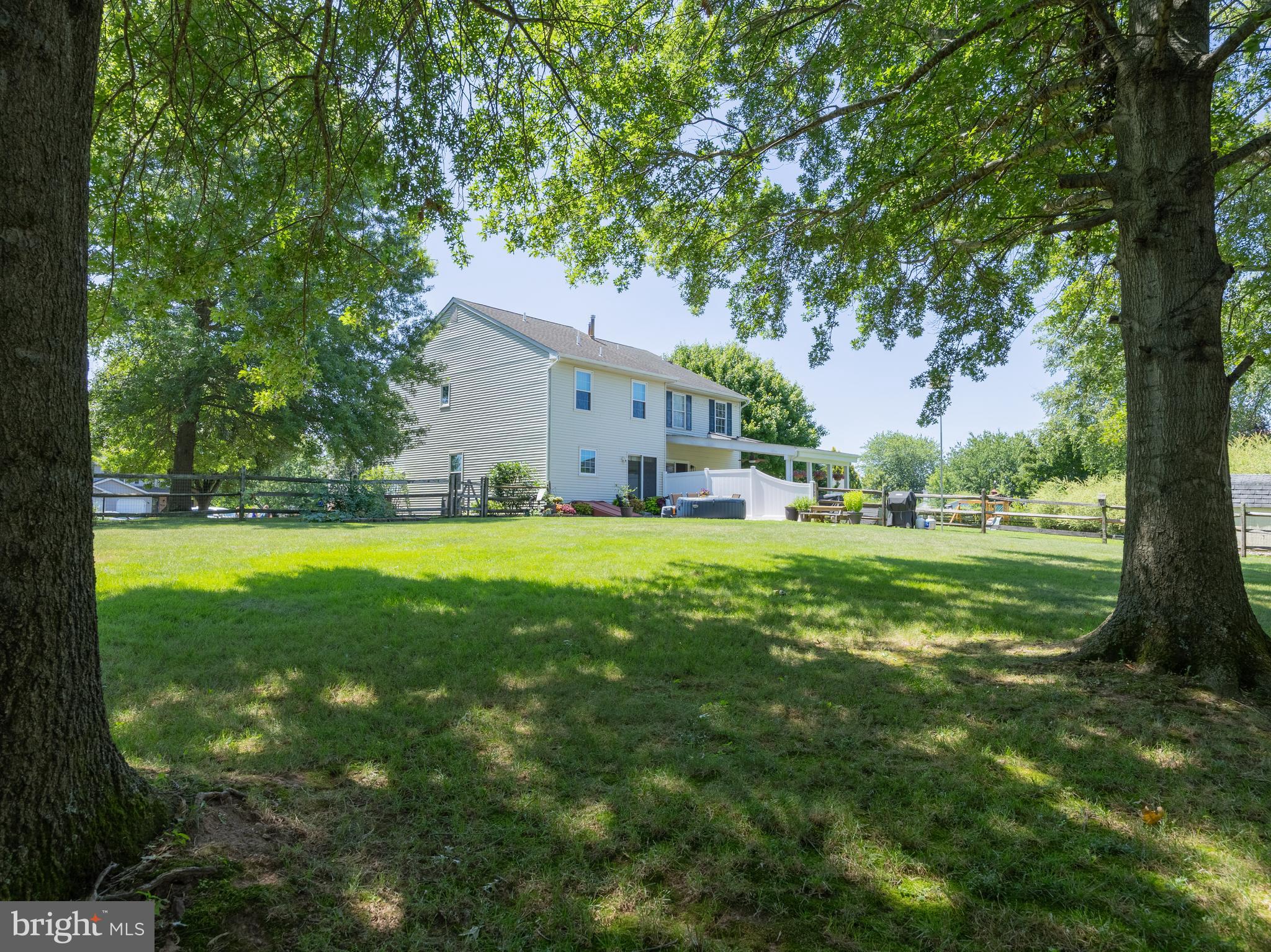 STRAWBERRY FIELDS - Residential