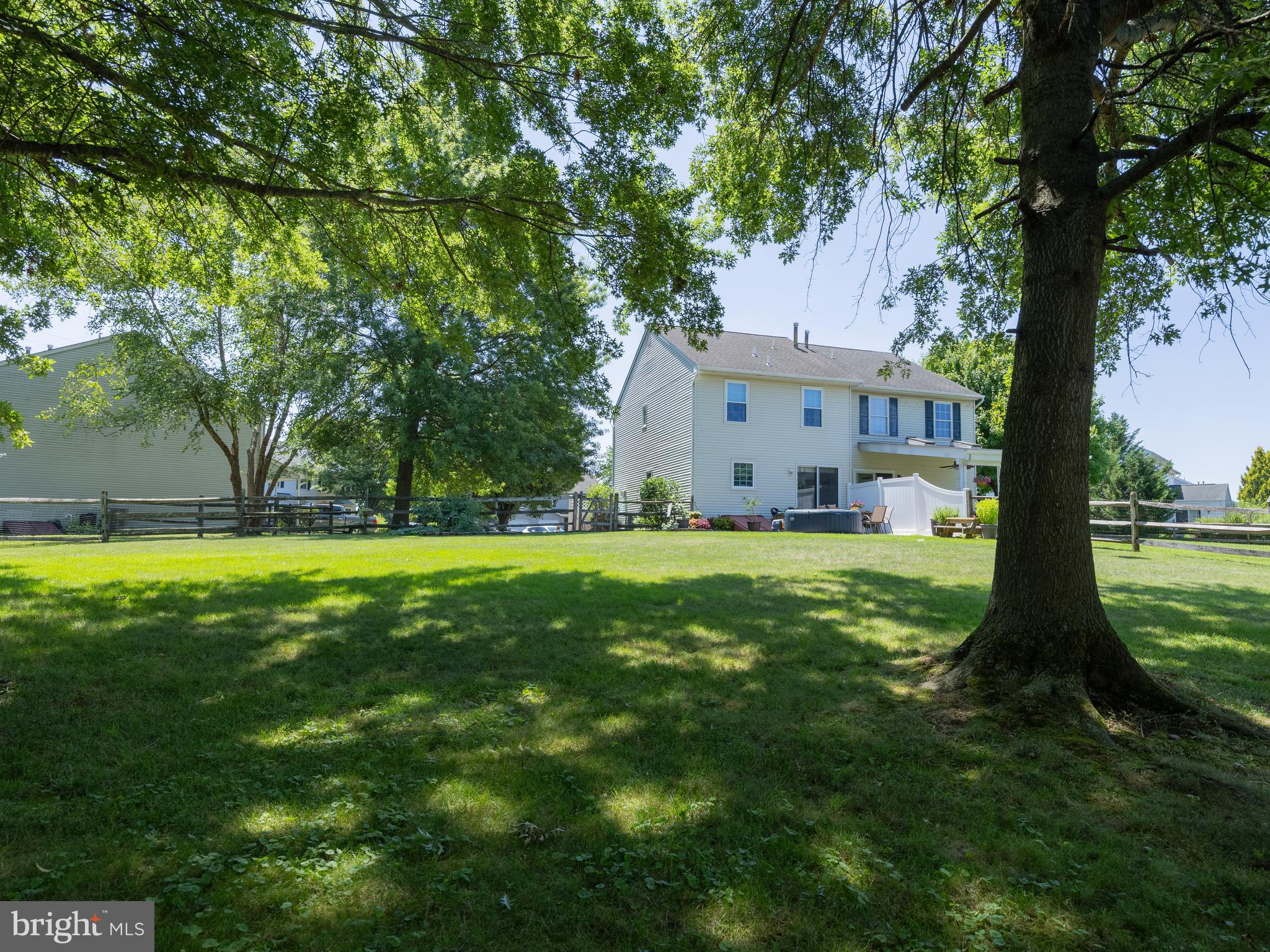 STRAWBERRY FIELDS - Residential