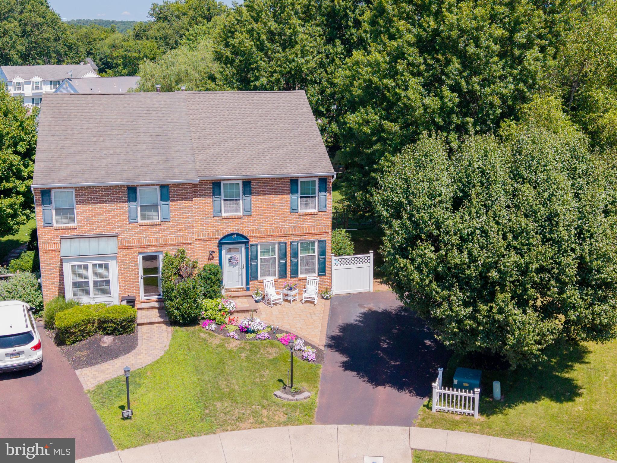 STRAWBERRY FIELDS - Residential