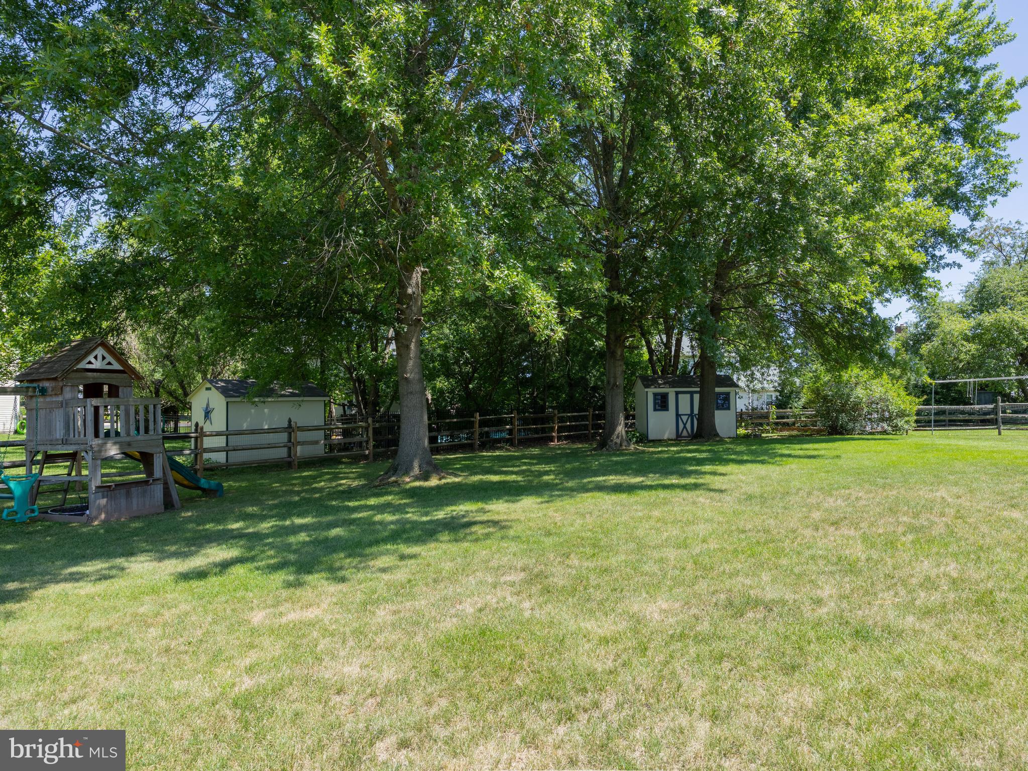 STRAWBERRY FIELDS - Residential