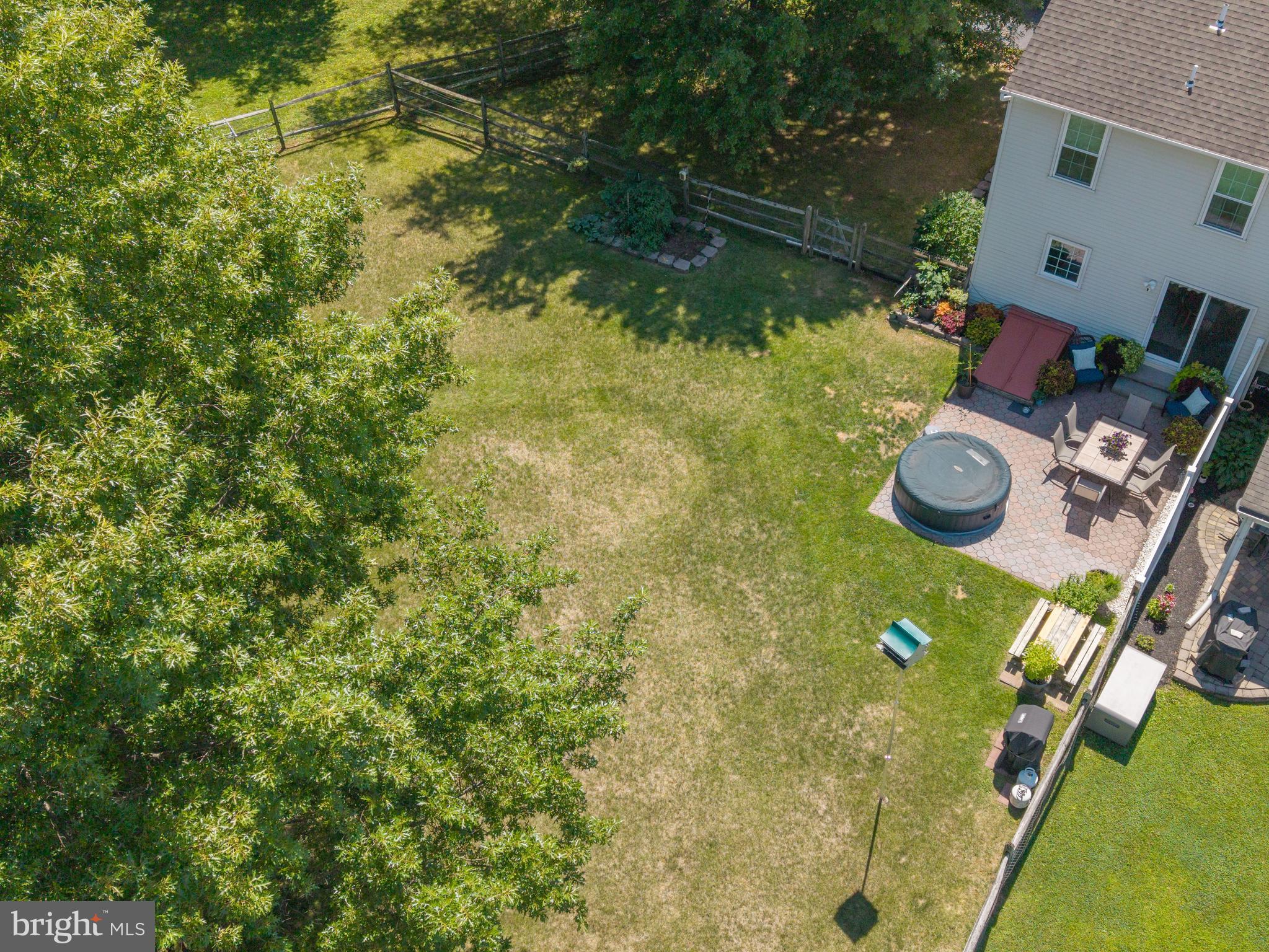 STRAWBERRY FIELDS - Residential