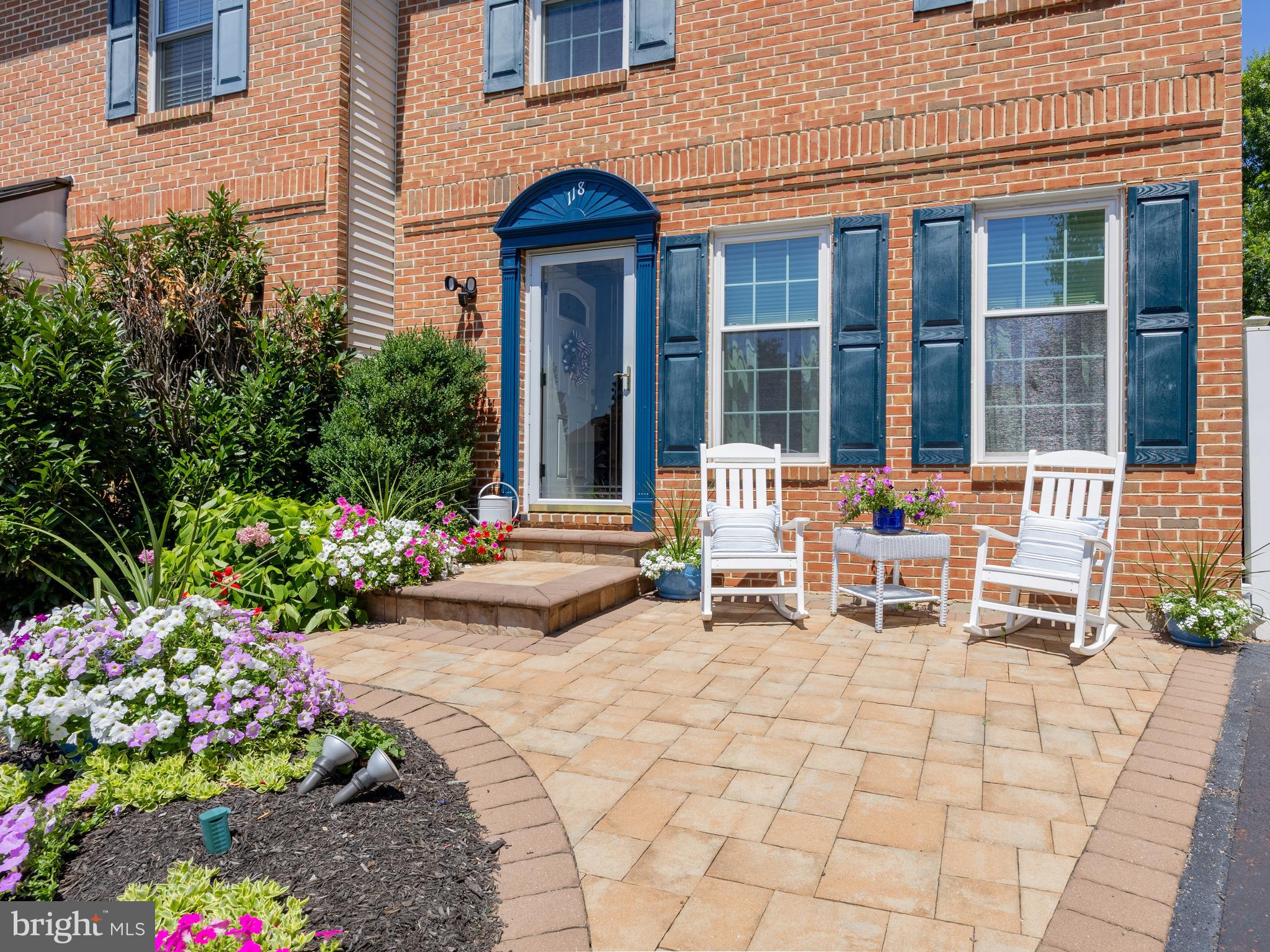 STRAWBERRY FIELDS - Residential