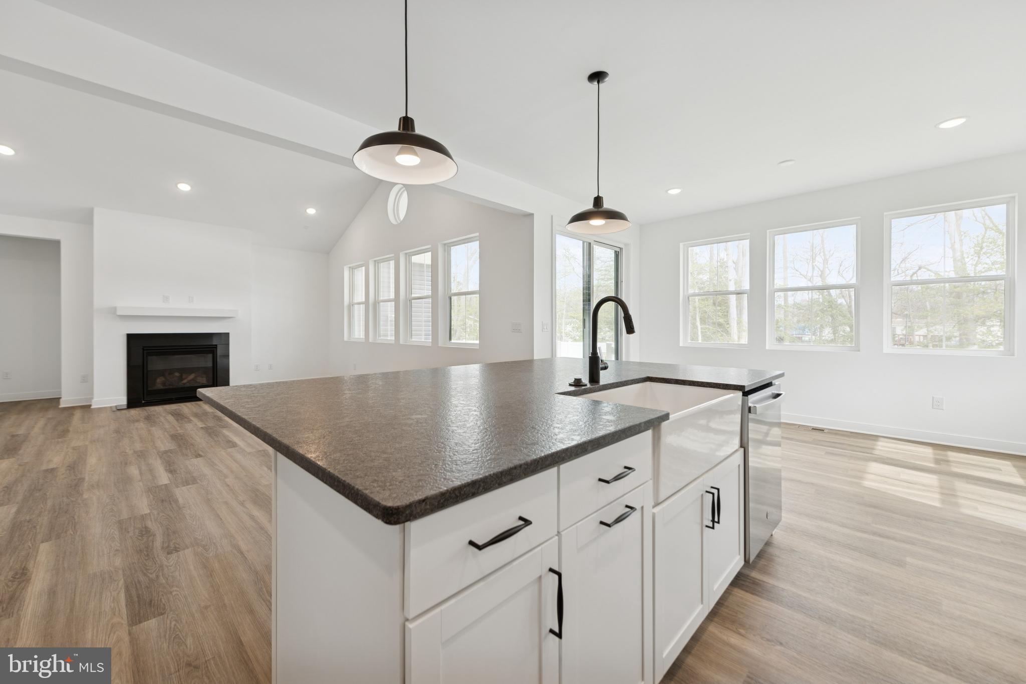 MONARCH GLEN - Residential