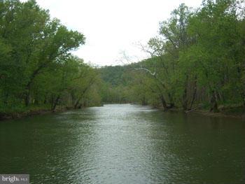 ROUSE MT - Land