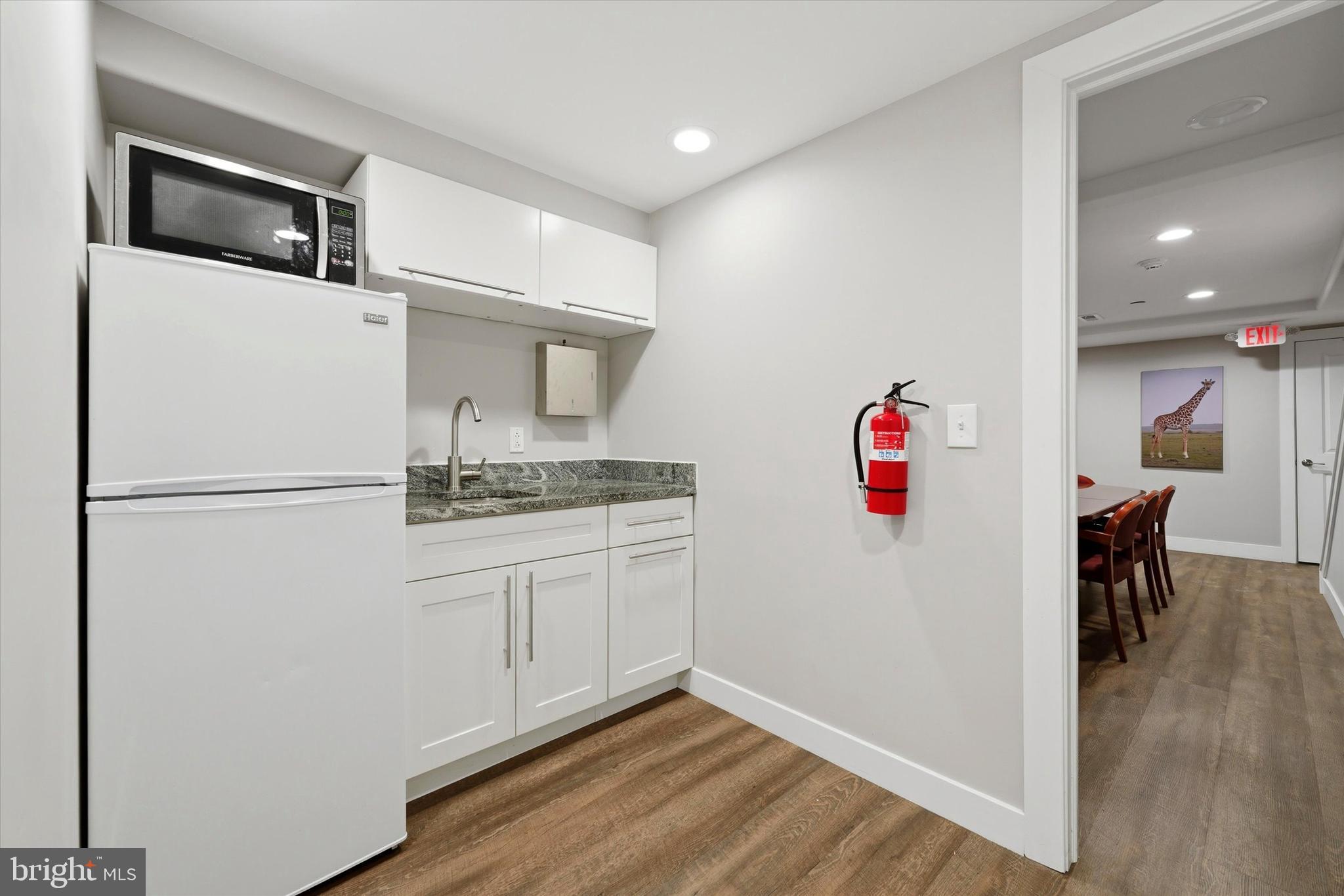 HAWTHORNE - Commercial Sale