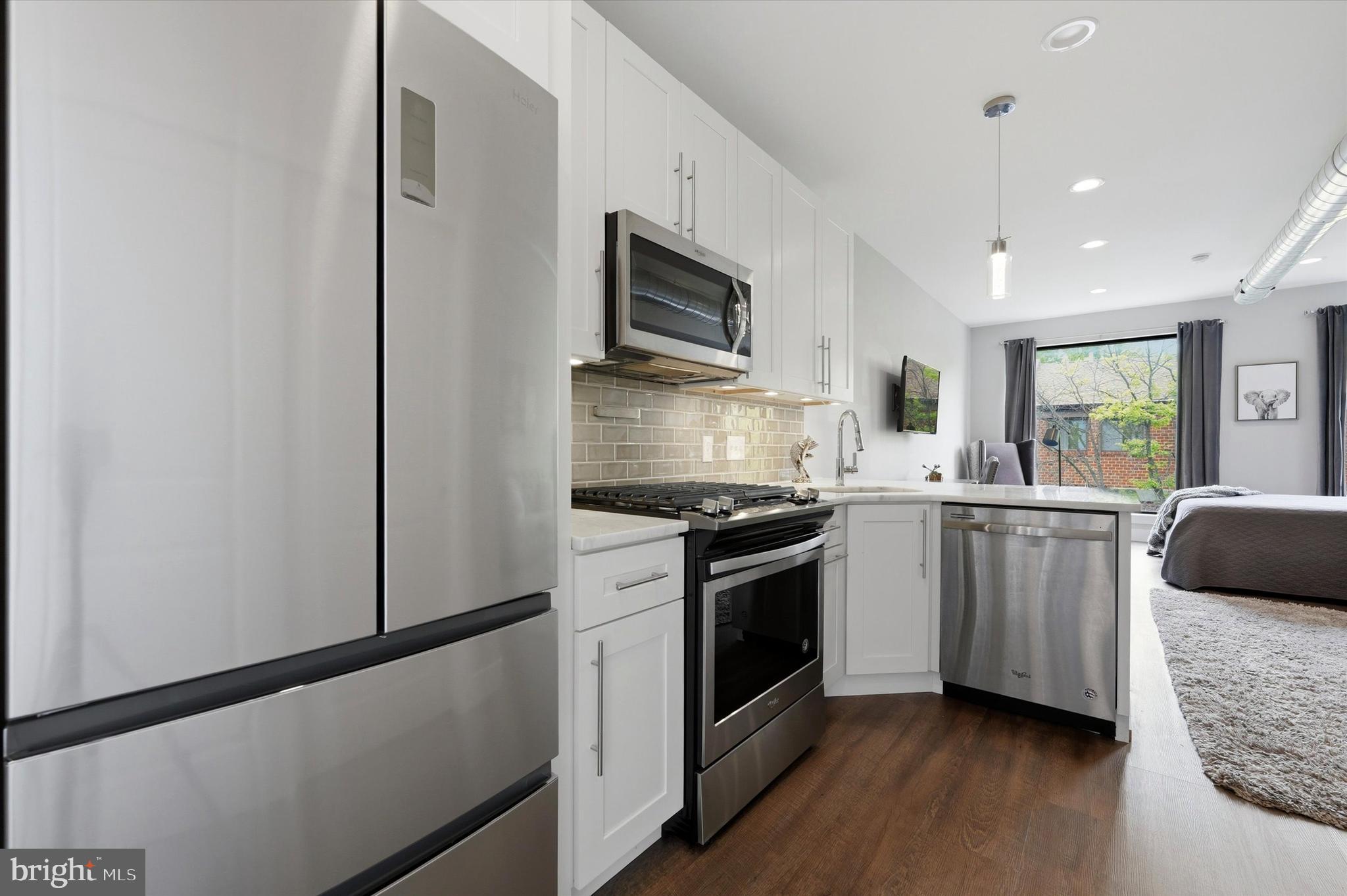 HAWTHORNE - Commercial Sale