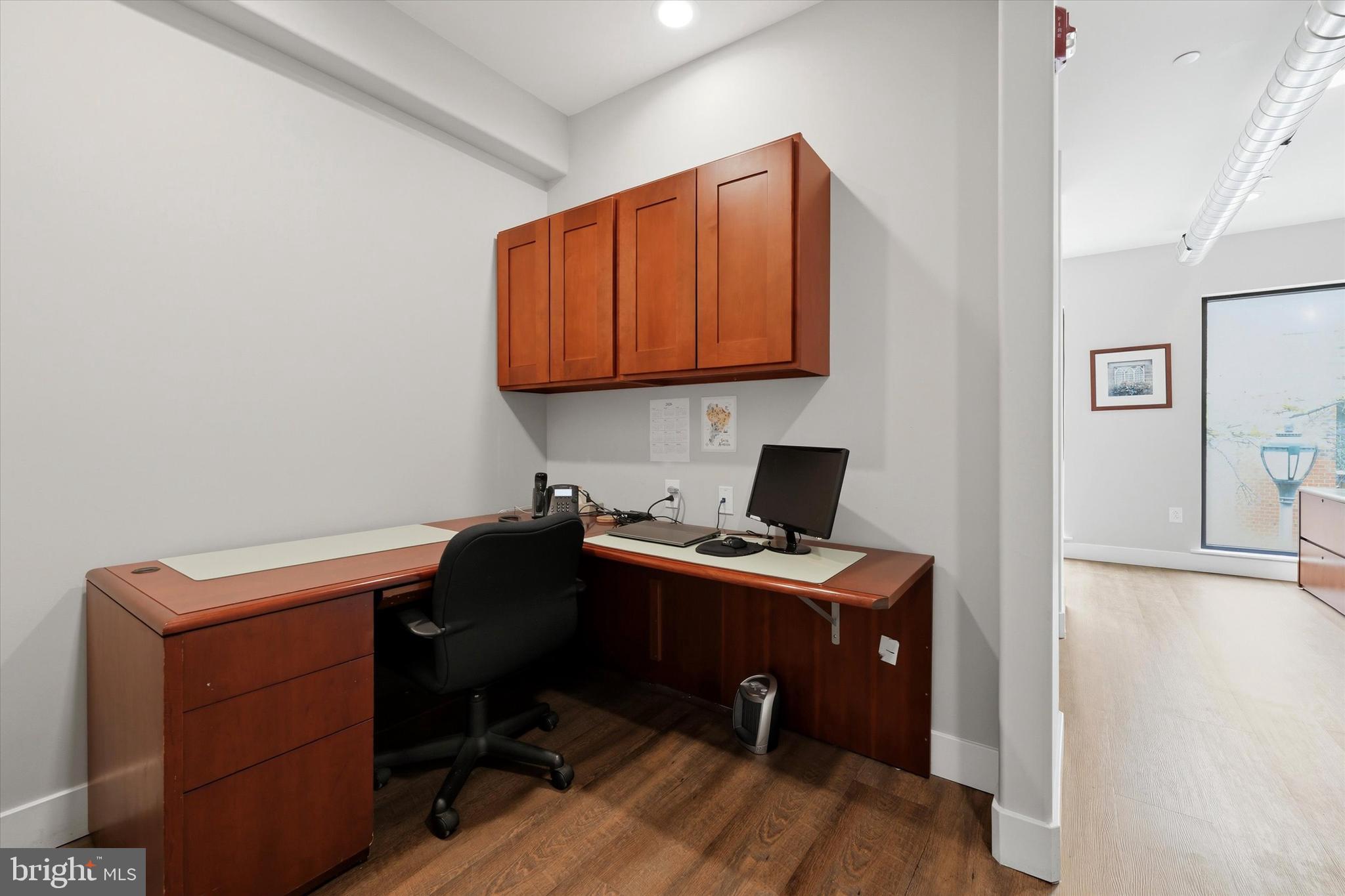 HAWTHORNE - Commercial Sale