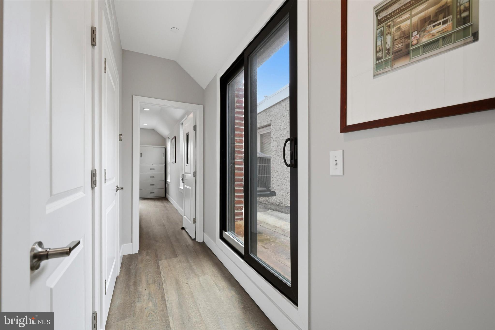 HAWTHORNE - Commercial Sale