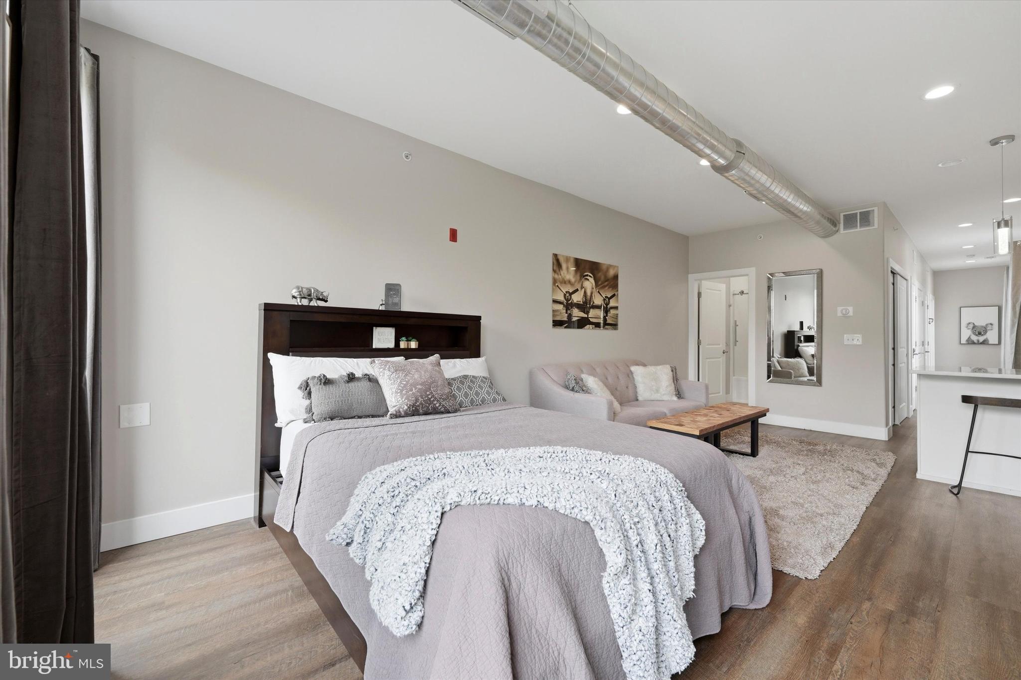 HAWTHORNE - Commercial Sale