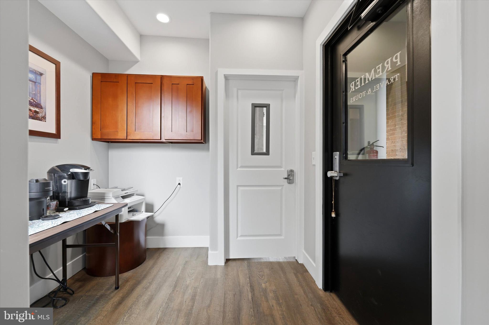 HAWTHORNE - Commercial Sale