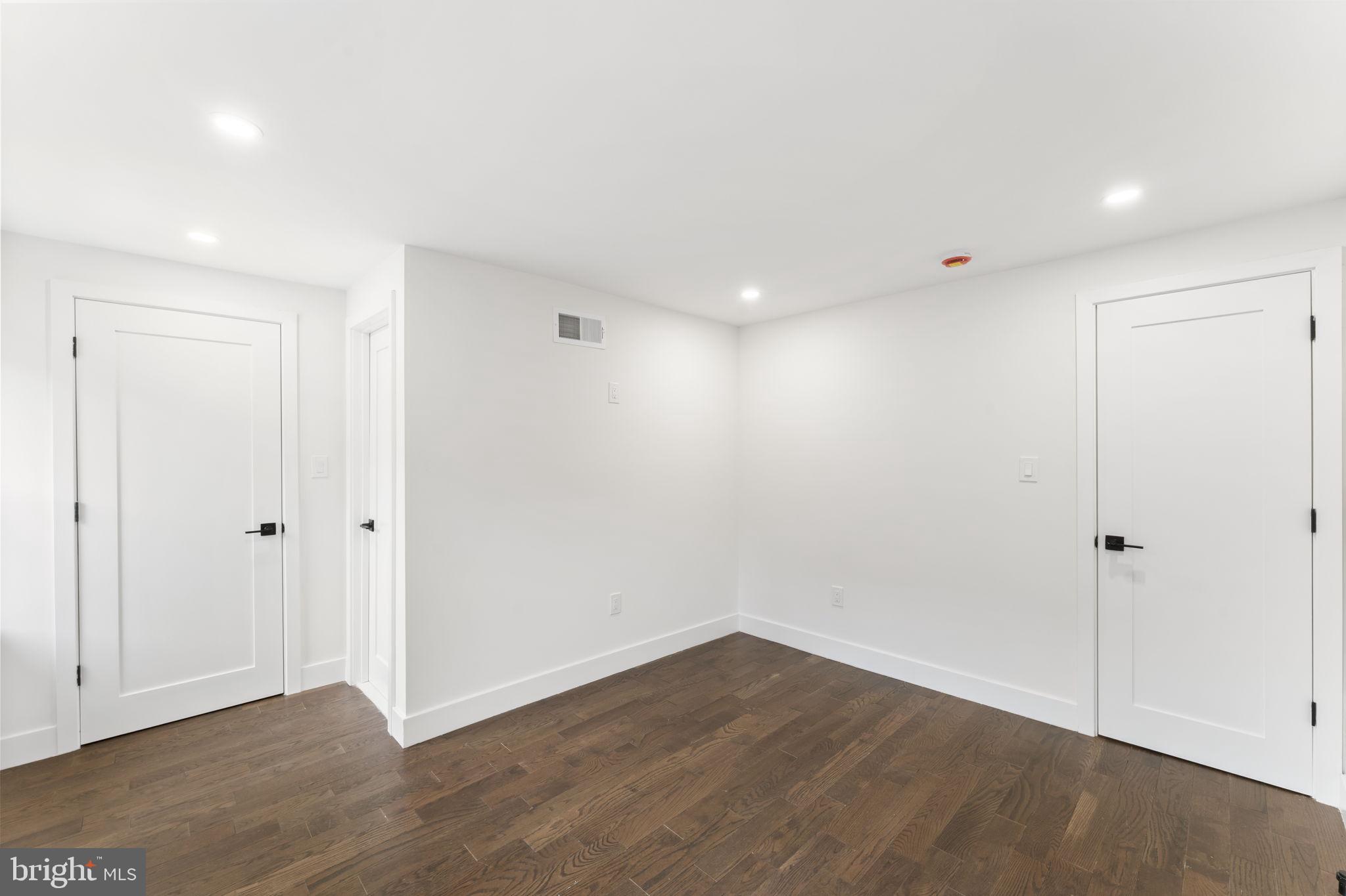 OLDE KENSINGTON - Residential