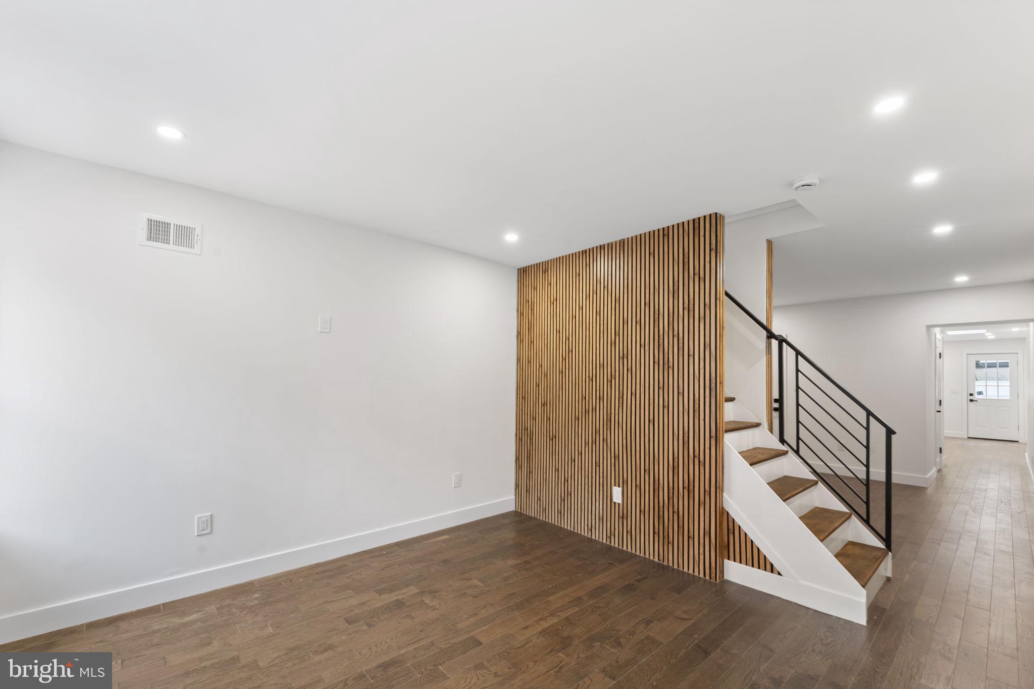 OLDE KENSINGTON - Residential