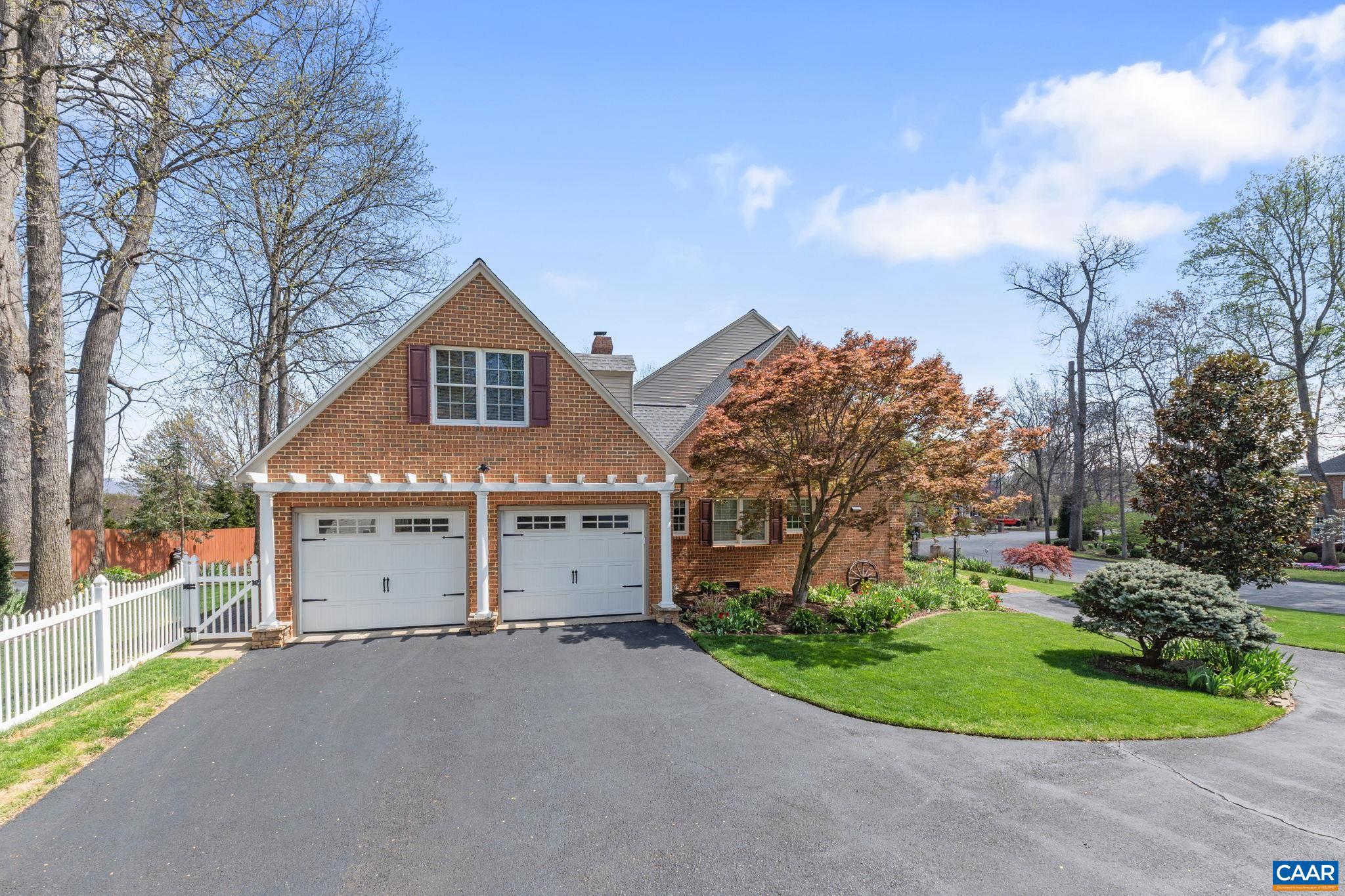 PELHAM VILLAGE - Residential