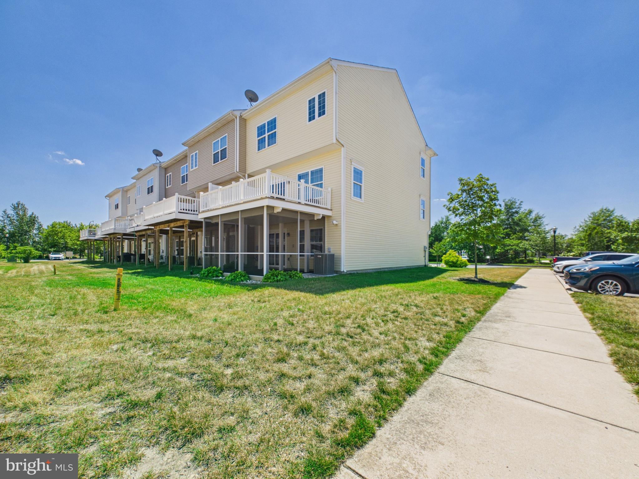 PLANTATION LAKES - Residential