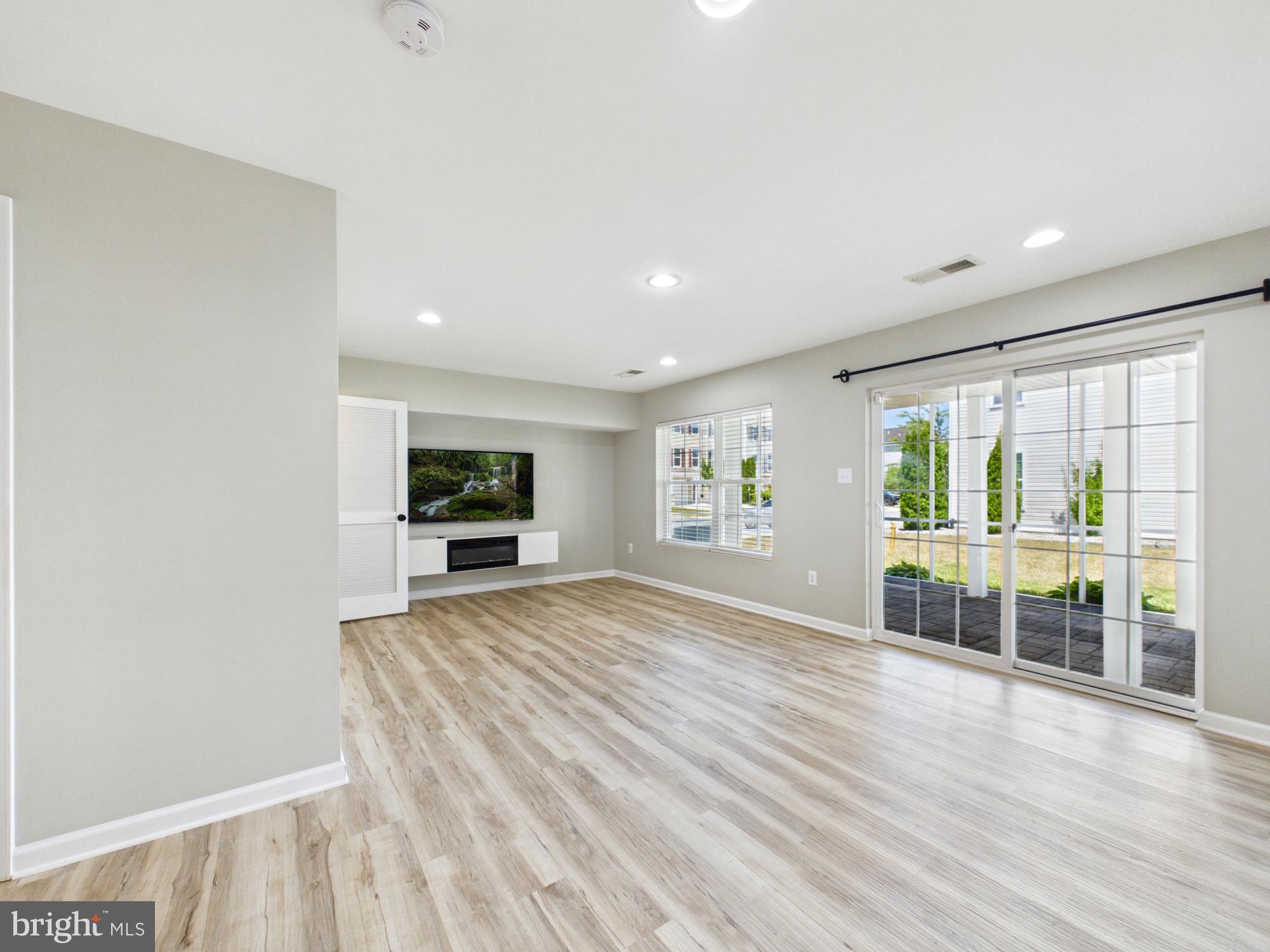 PLANTATION LAKES - Residential