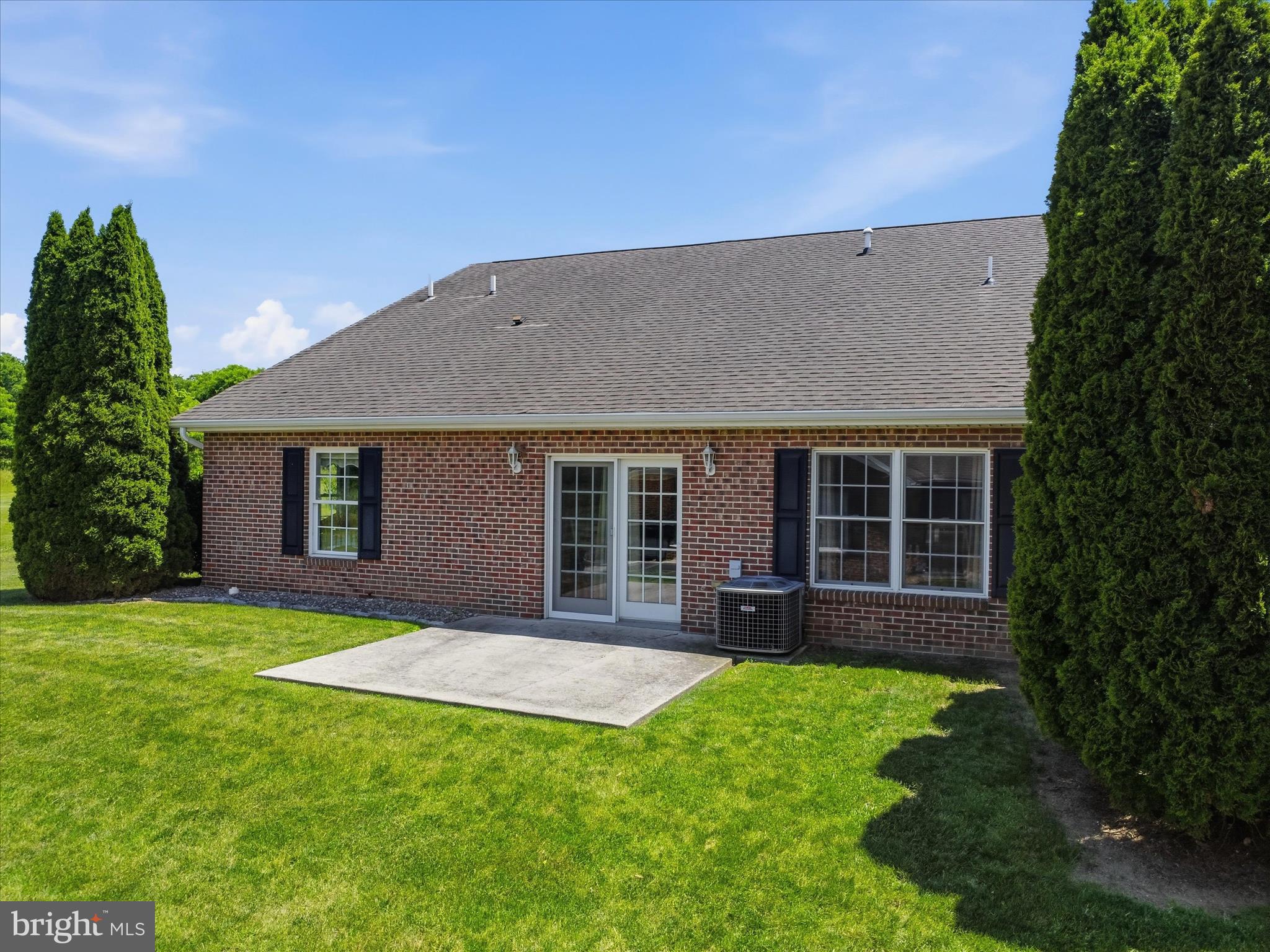 MOSS SPRING VILLAS - Residential