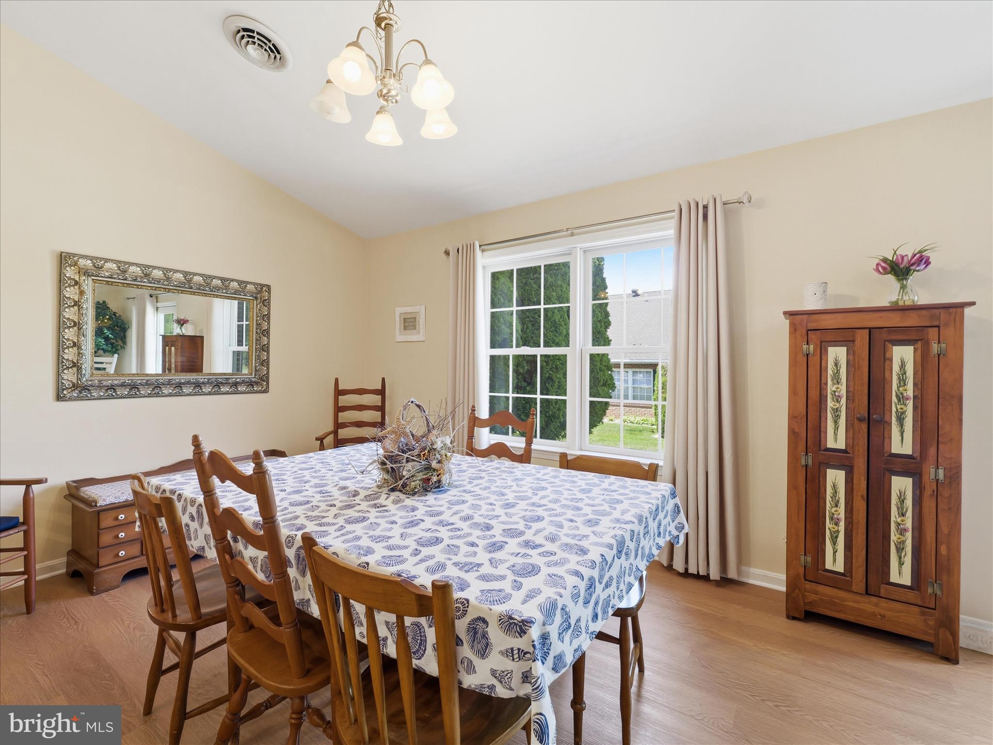 MOSS SPRING VILLAS - Residential