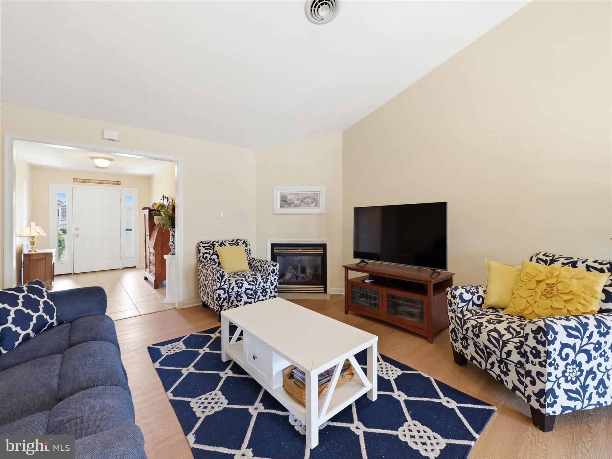 MOSS SPRING VILLAS - Residential