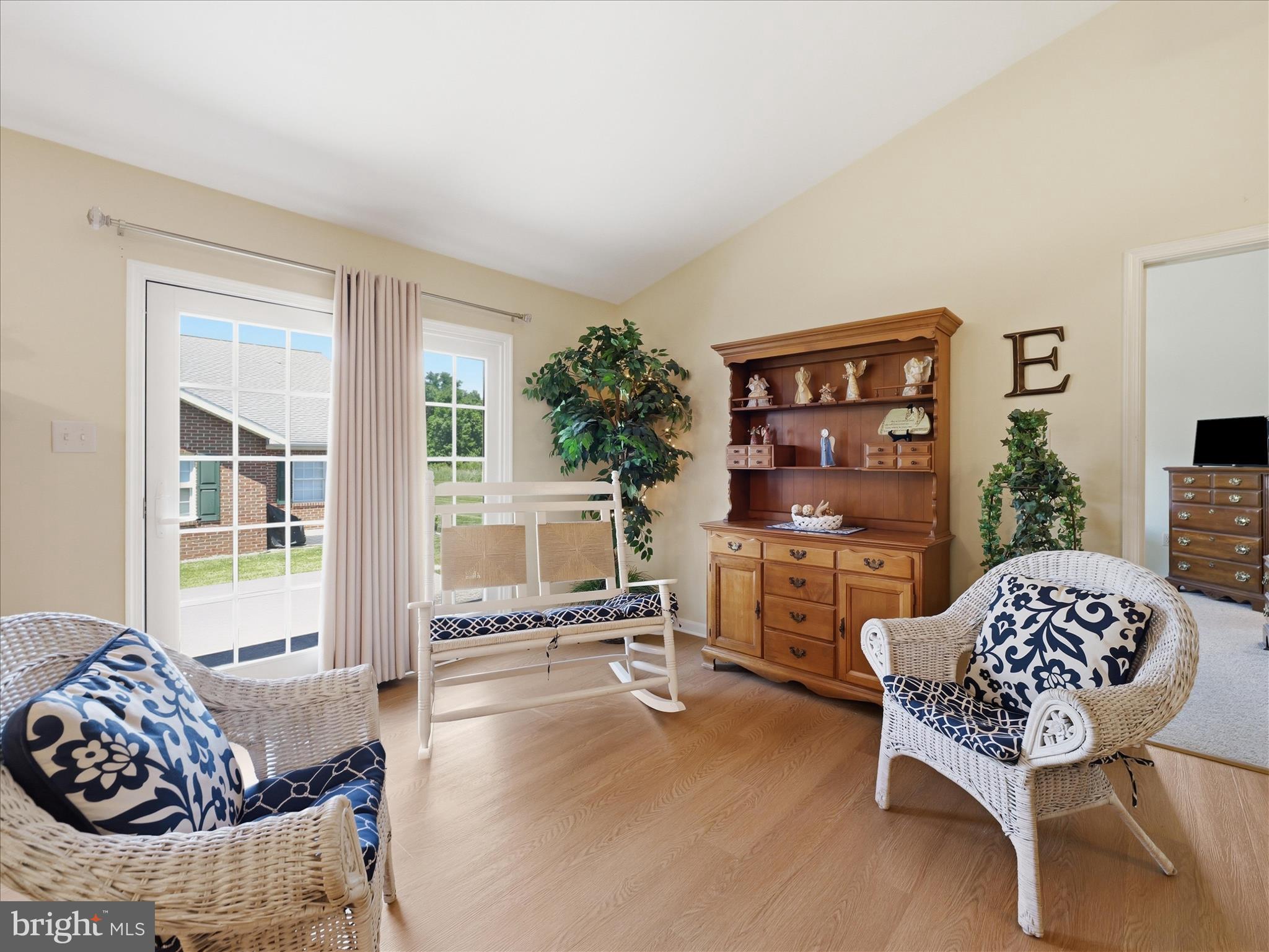 MOSS SPRING VILLAS - Residential
