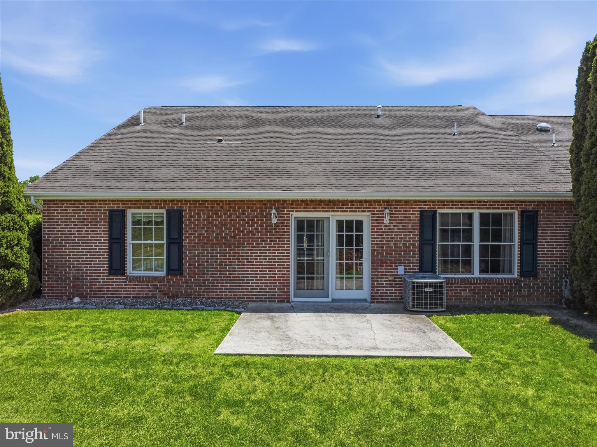 MOSS SPRING VILLAS - Residential