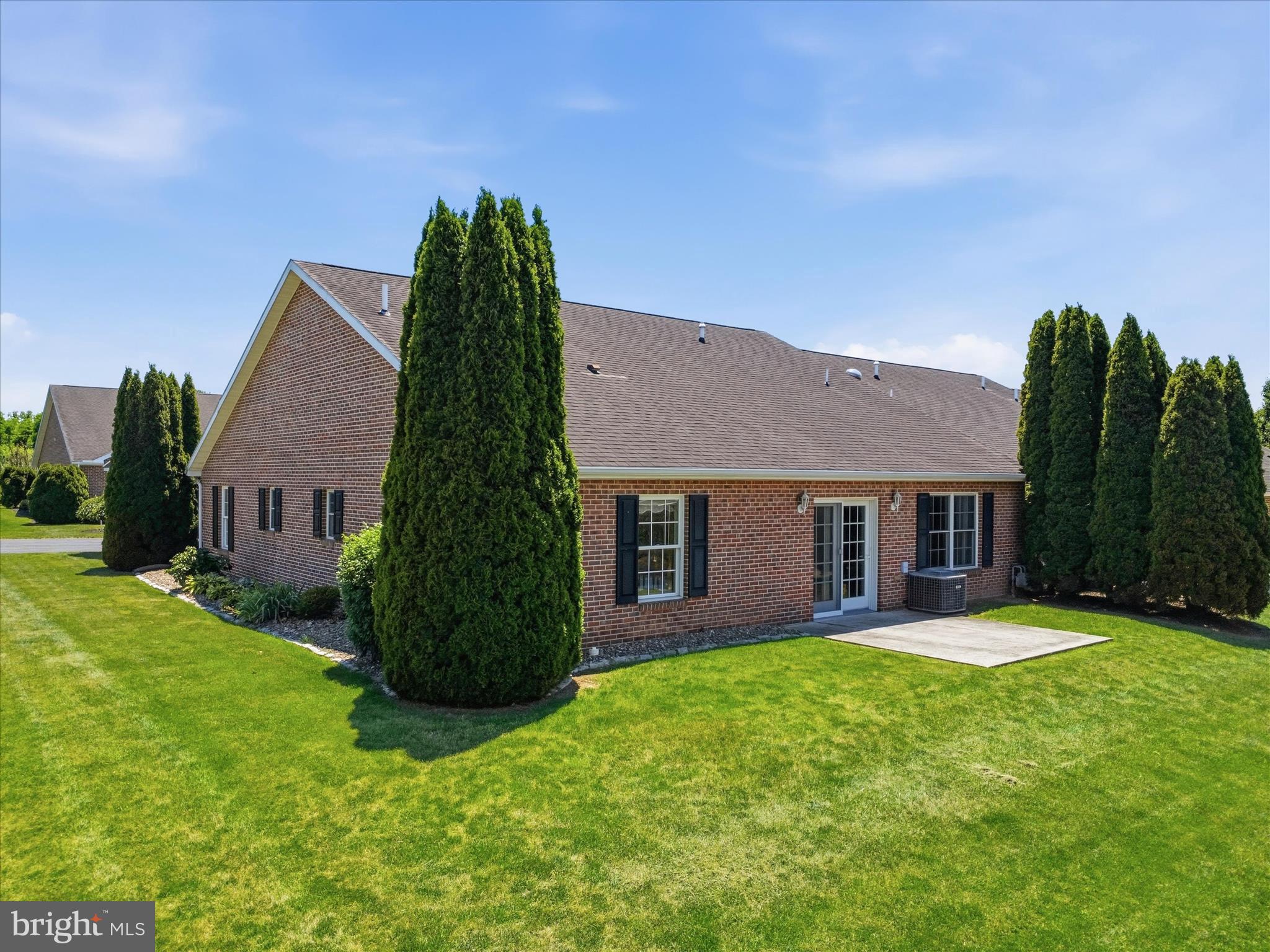 MOSS SPRING VILLAS - Residential