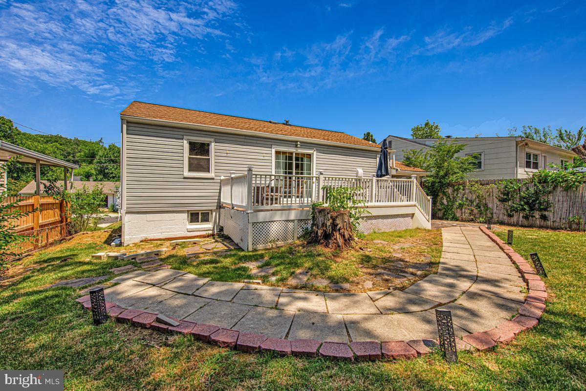 LANHAM WOODS - Residential