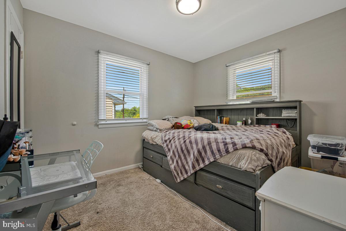 LANHAM WOODS - Residential