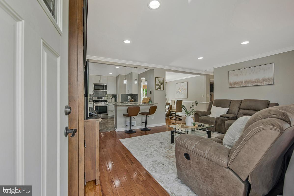 LANHAM WOODS - Residential