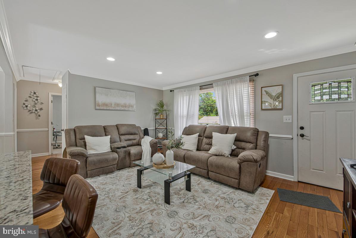 LANHAM WOODS - Residential