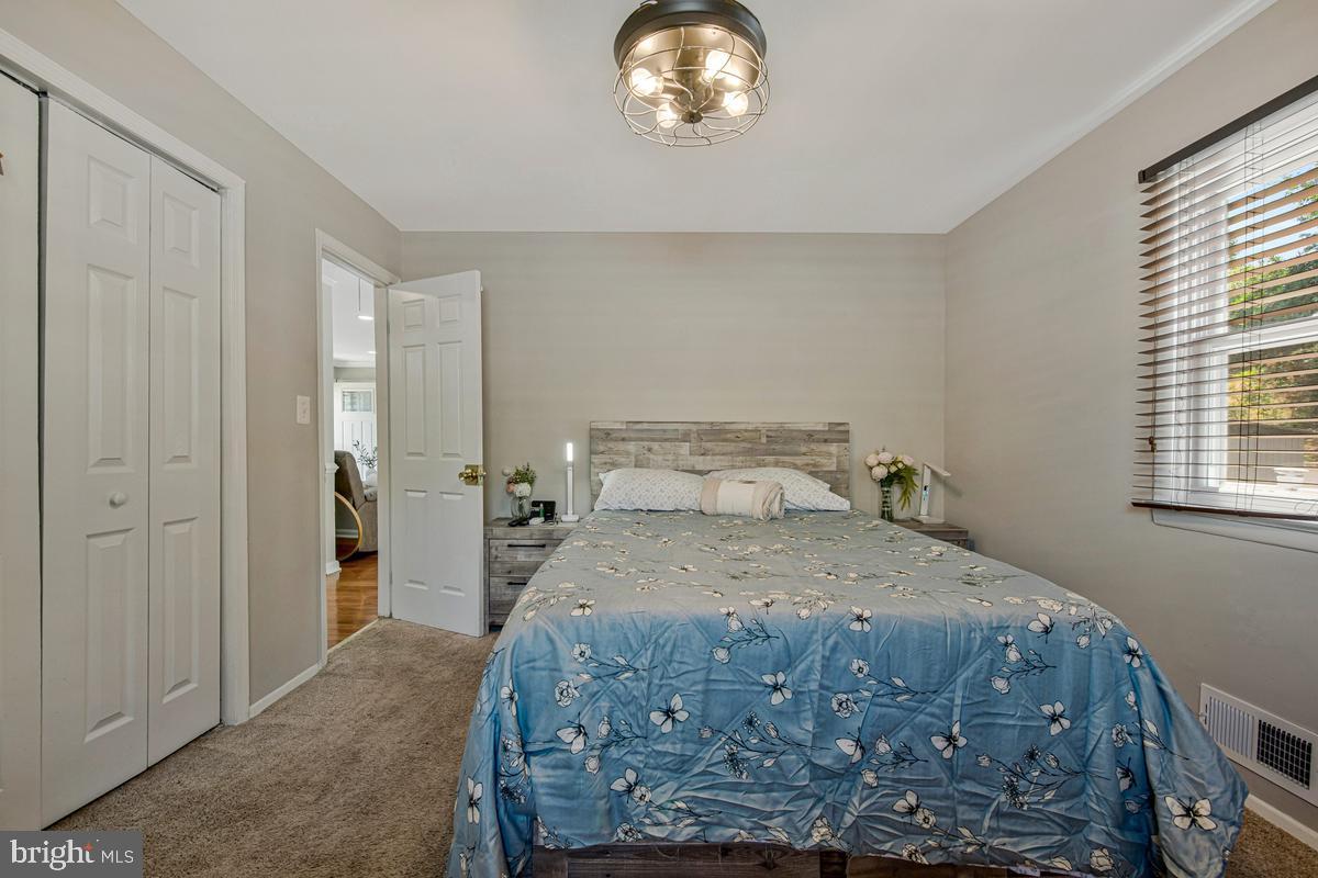 LANHAM WOODS - Residential