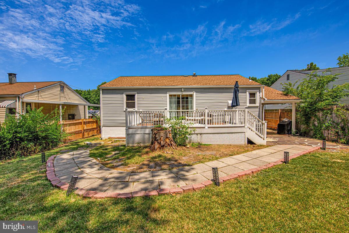 LANHAM WOODS - Residential