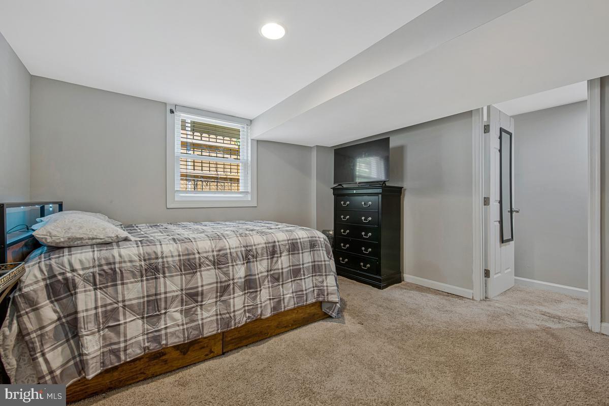 LANHAM WOODS - Residential