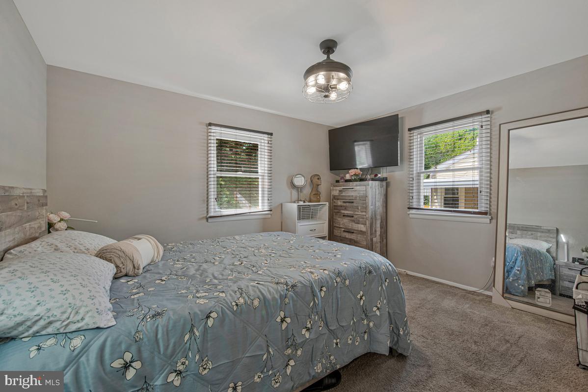 LANHAM WOODS - Residential