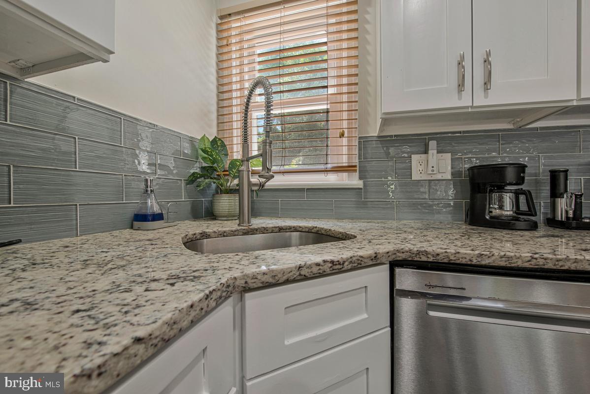 LANHAM WOODS - Residential
