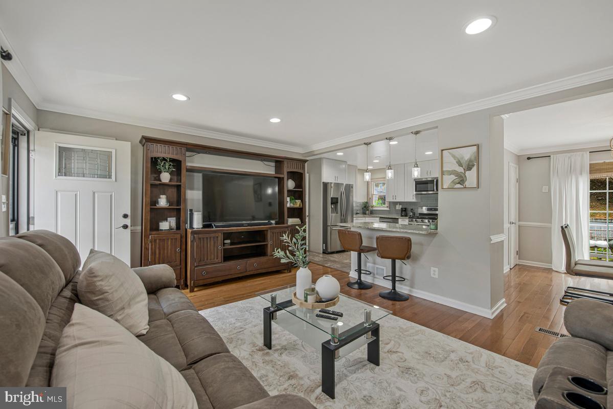 LANHAM WOODS - Residential