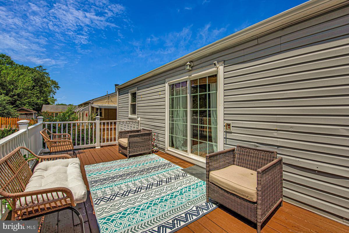 LANHAM WOODS - Residential