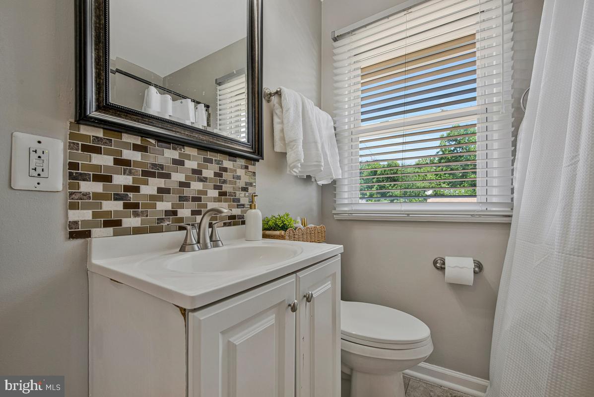 LANHAM WOODS - Residential