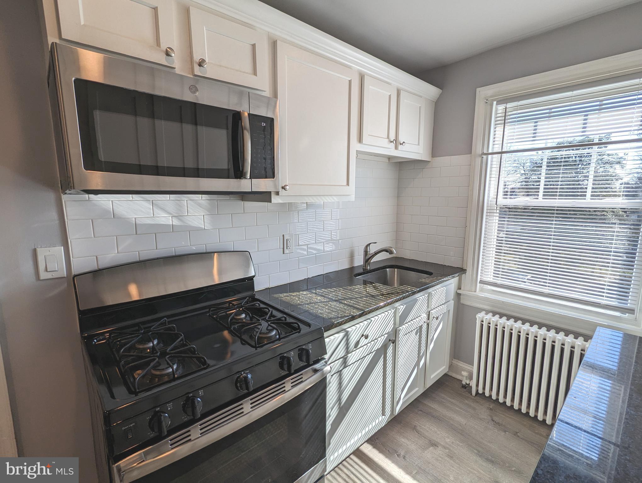 LAUREL - Residential Lease
