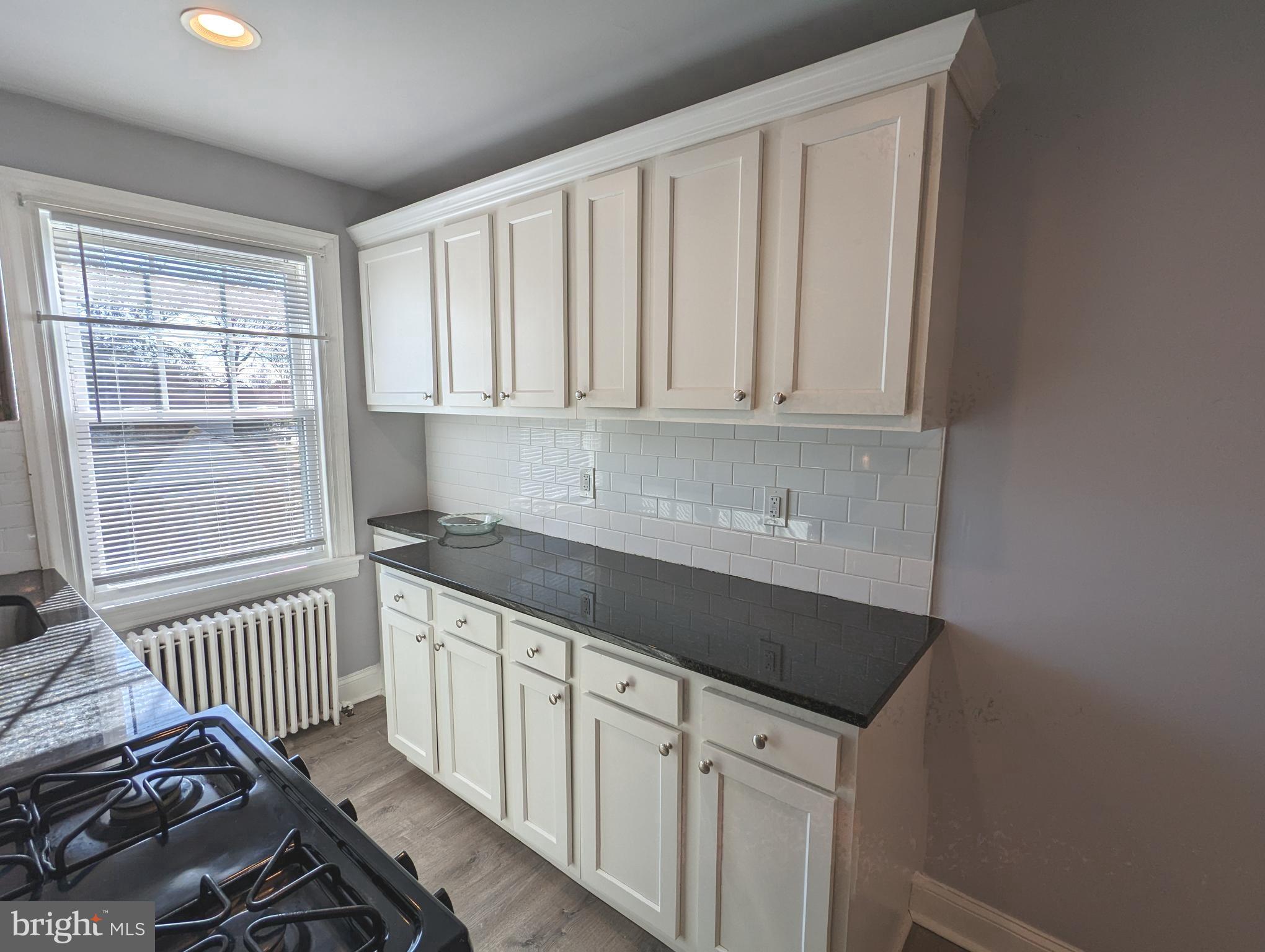 LAUREL - Residential Lease
