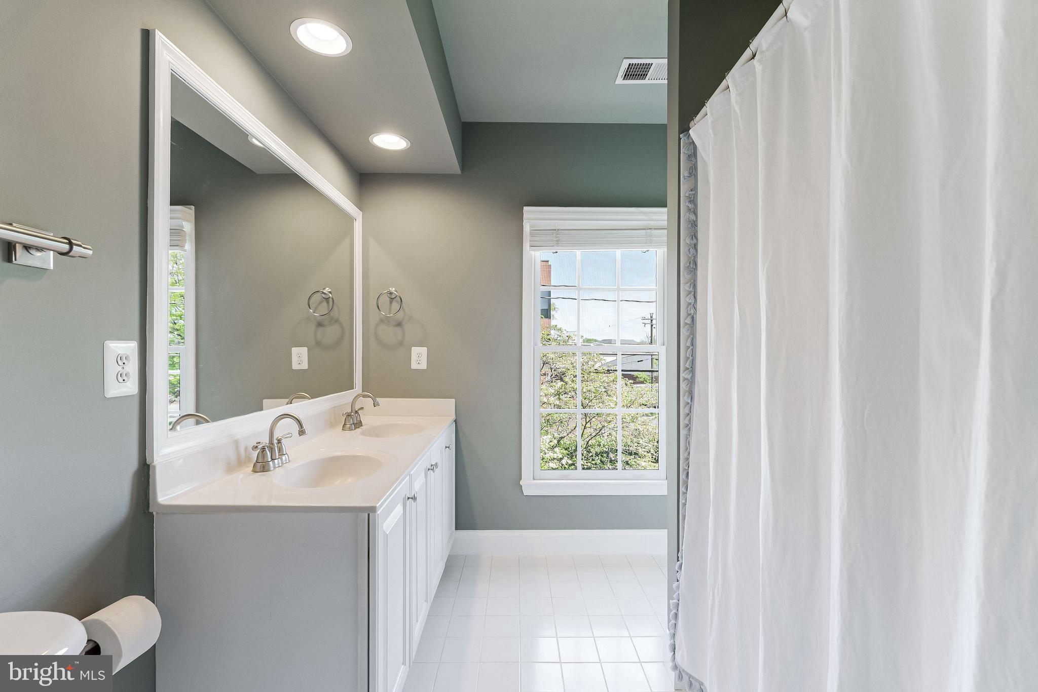 WEST MC LEAN - Residential