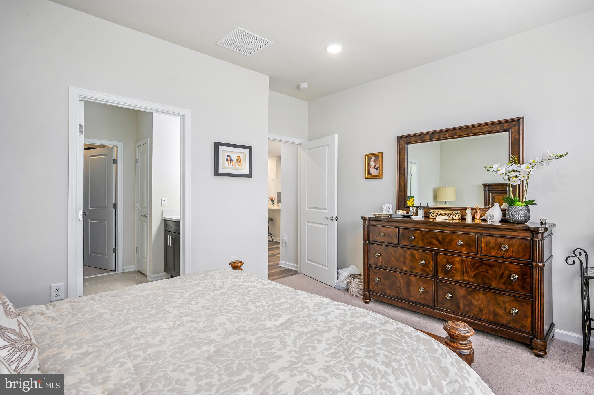 MONTEBELLO - Residential