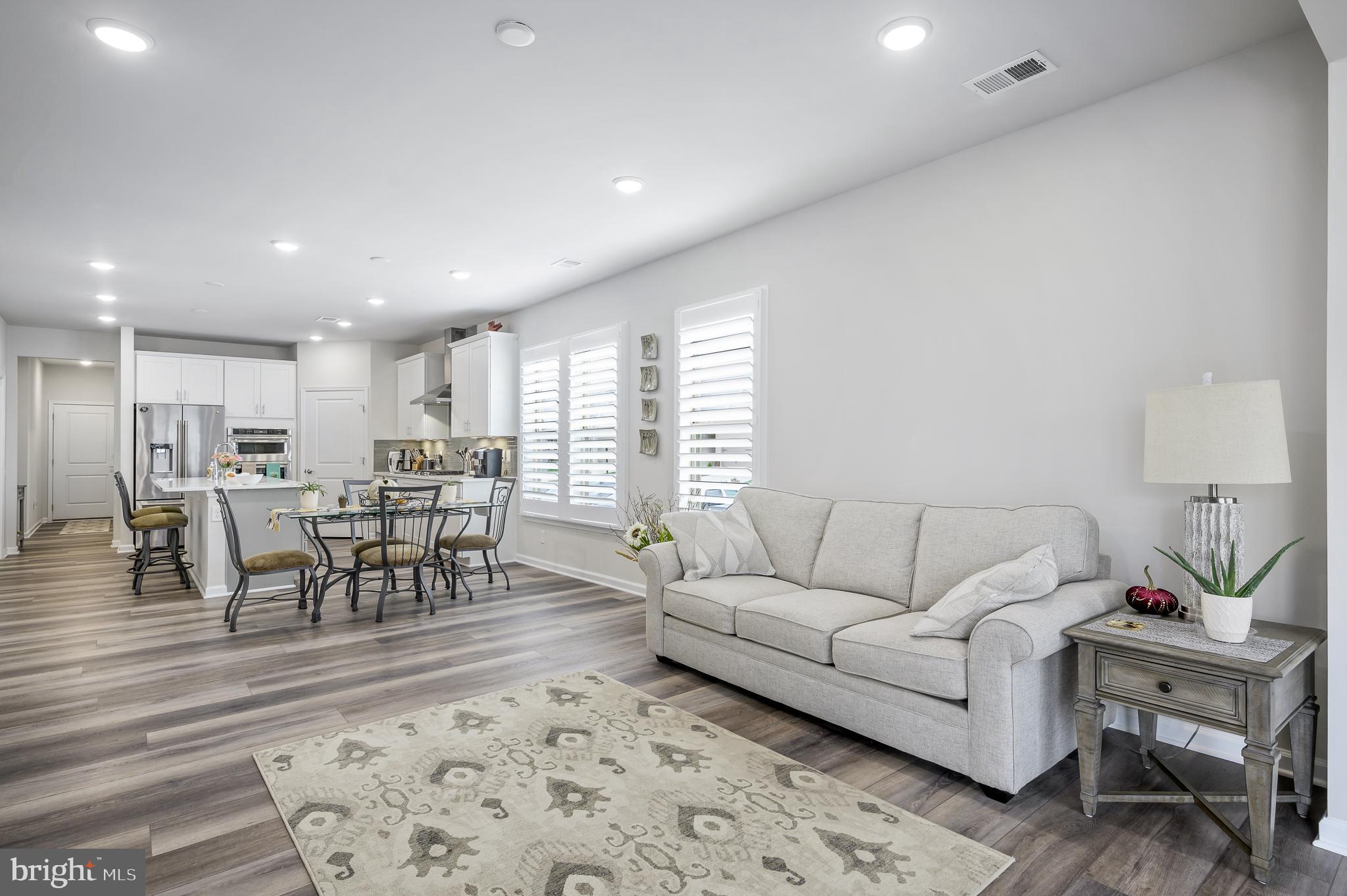 MONTEBELLO - Residential