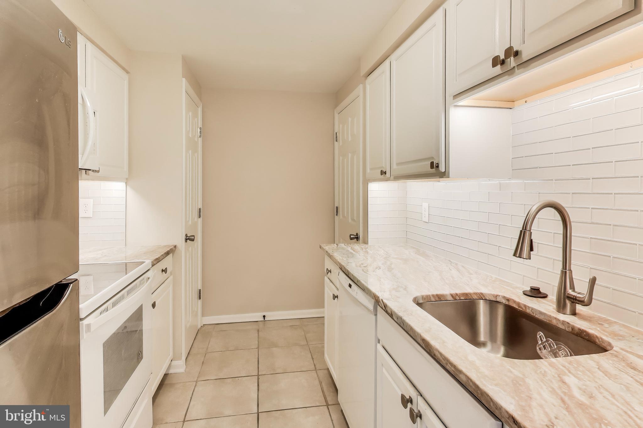 WOODSIDE SQUARE - Residential