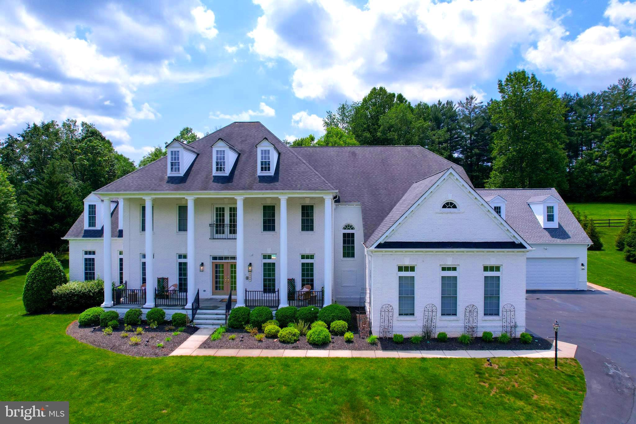 OAKTON HOLLOWS - Residential