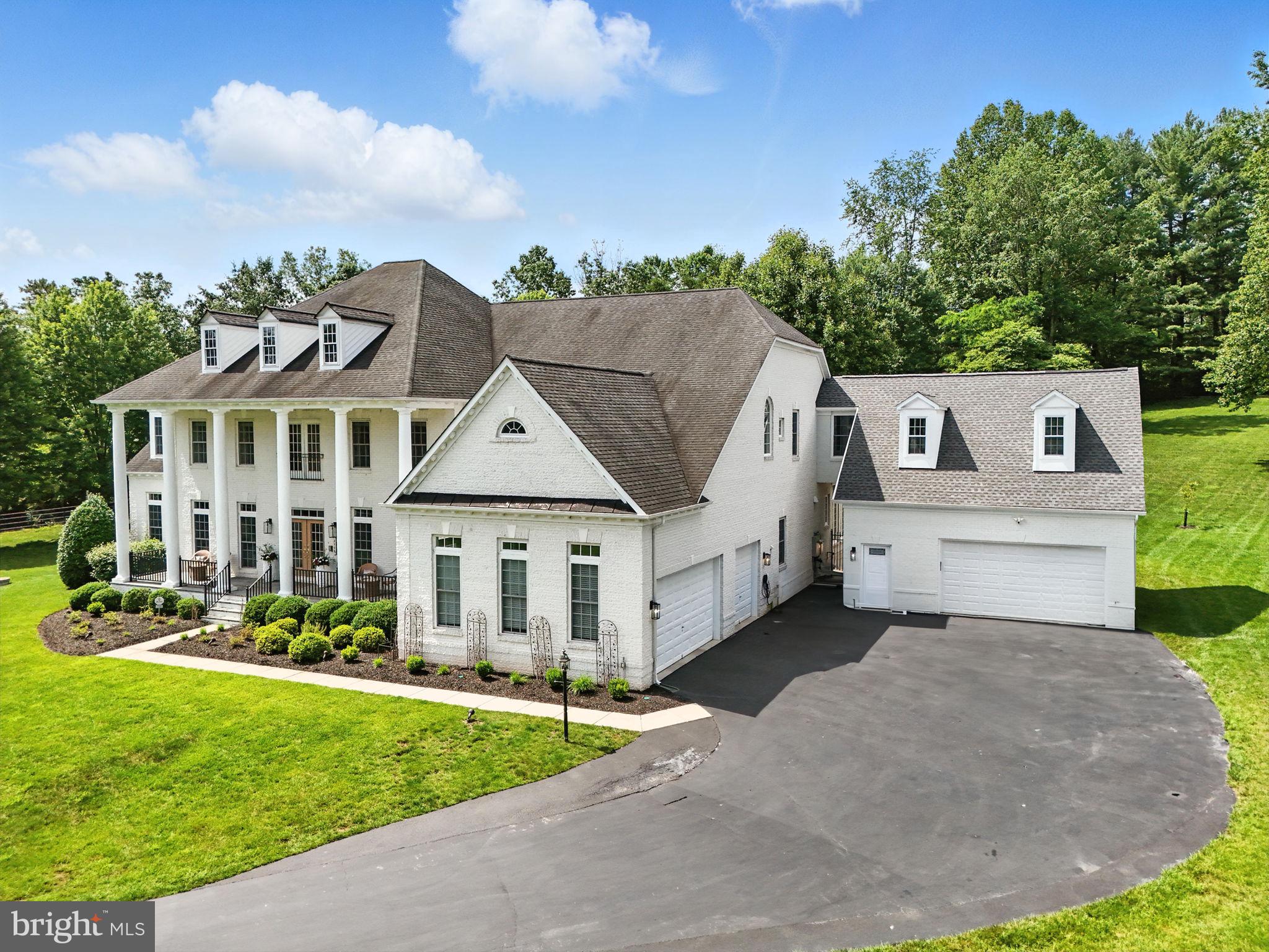 OAKTON HOLLOWS - Residential