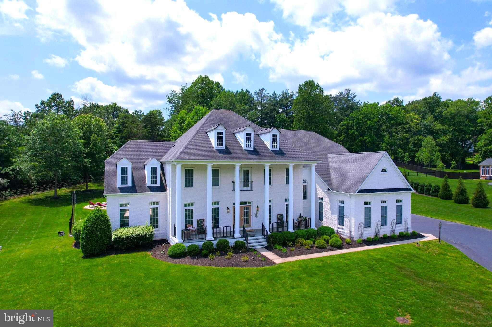 OAKTON HOLLOWS - Residential