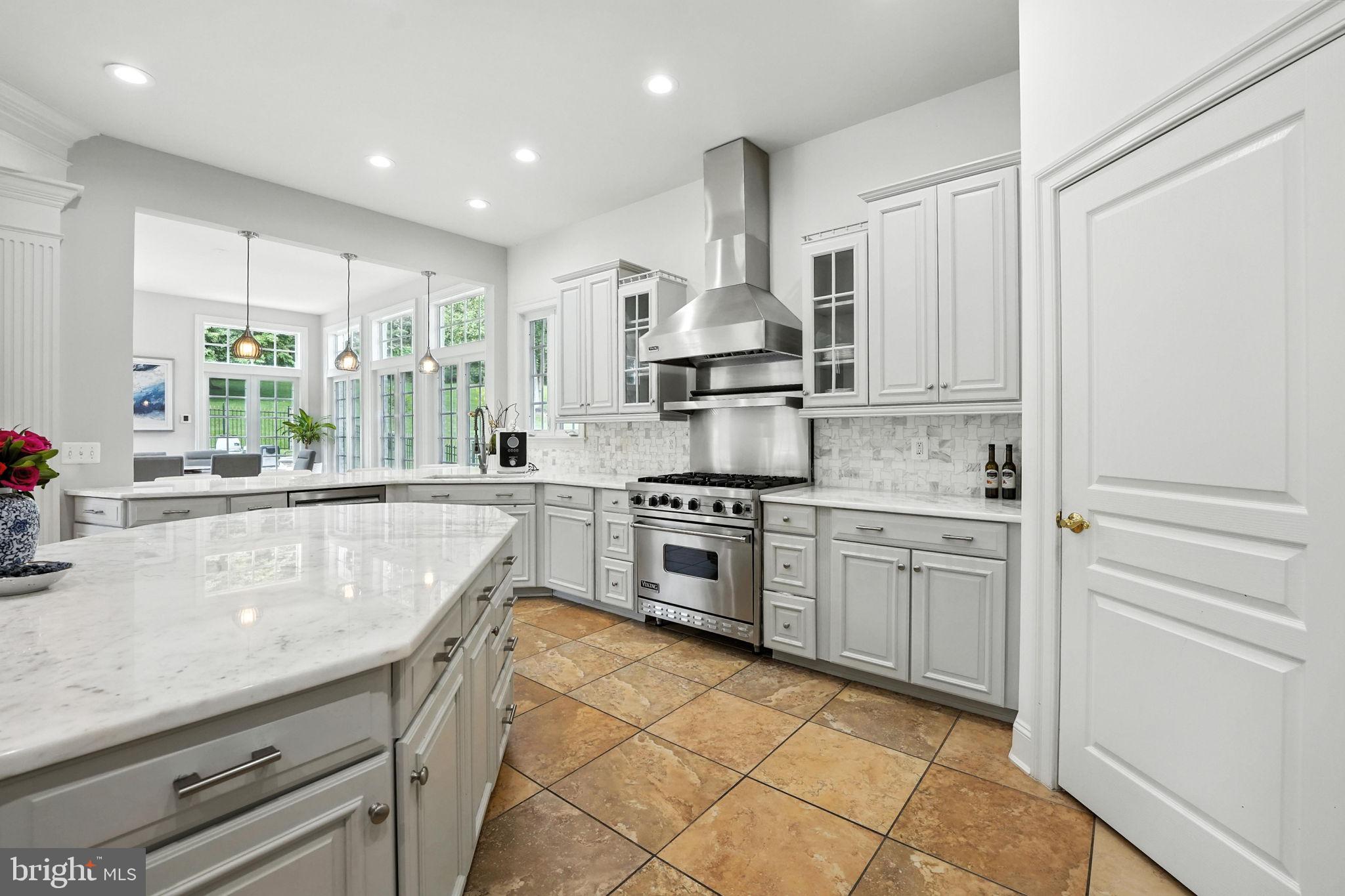 OAKTON HOLLOWS - Residential