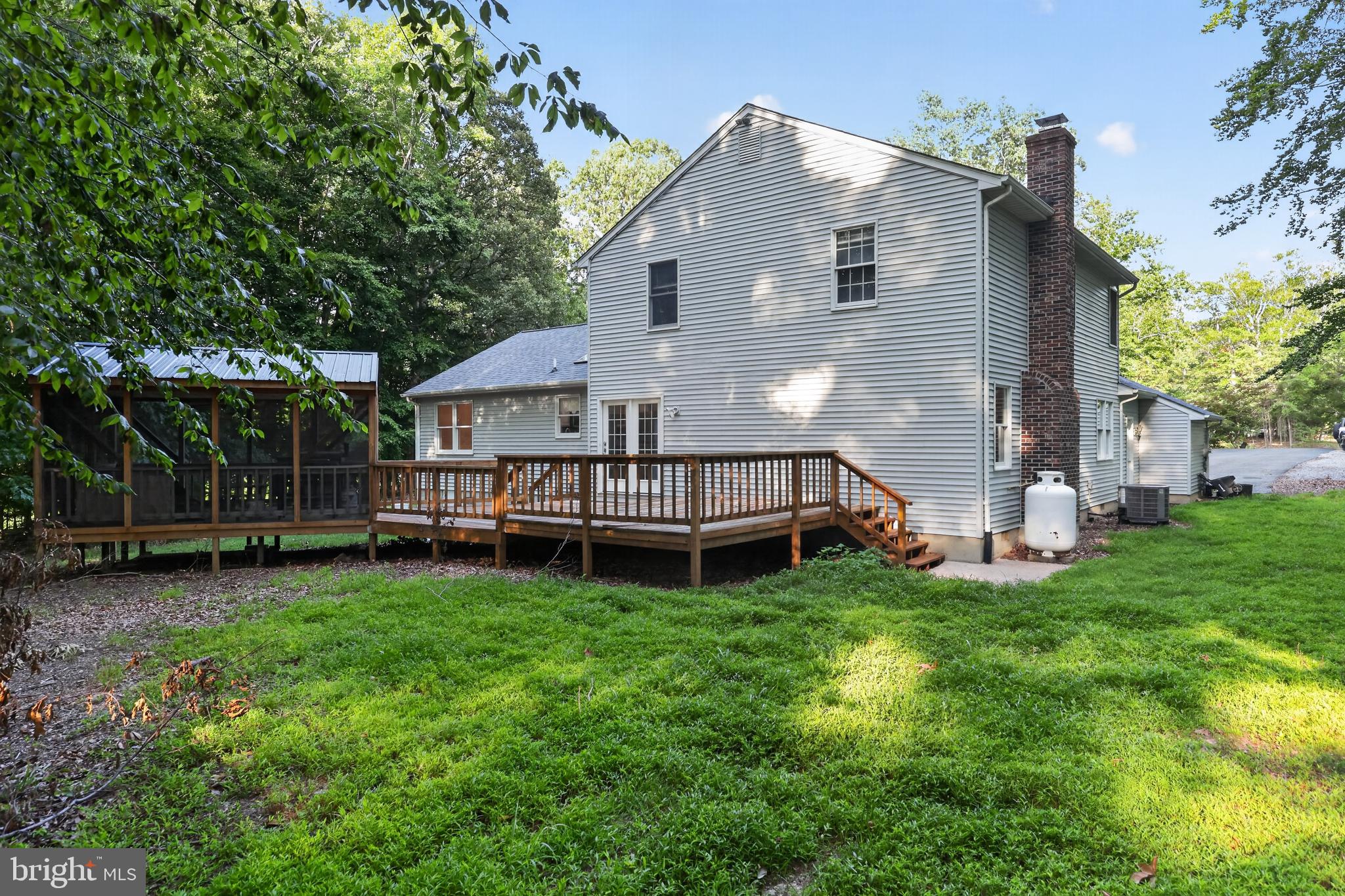 CHAPEL POINT WOODS - Residential